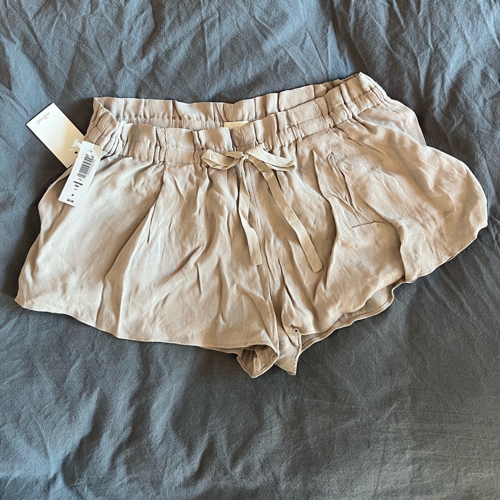 Aritzia Wilfred shorts